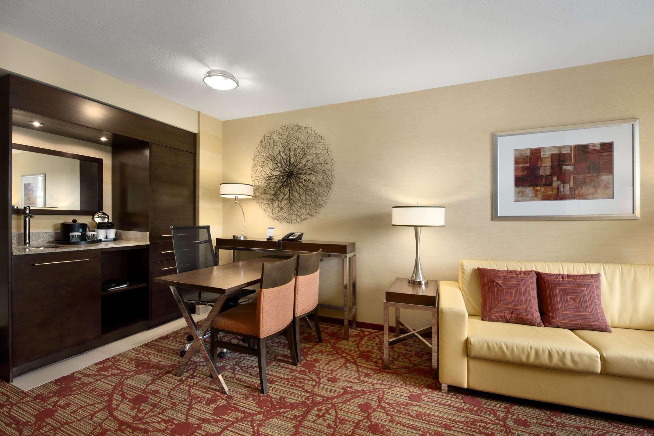 Embassy Suites Atlanta - Kennesaw Town Center Стая снимка