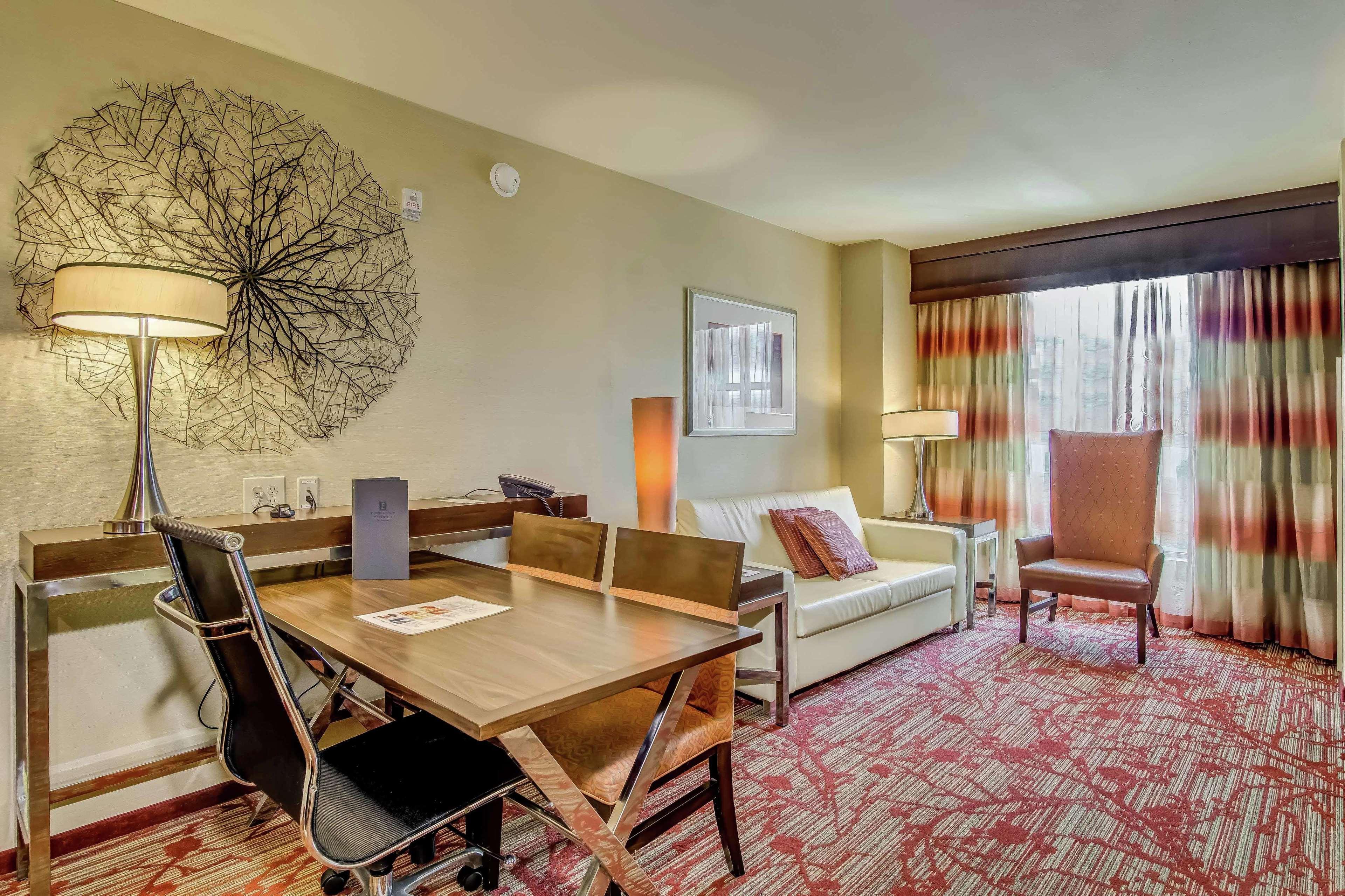 Embassy Suites Atlanta - Kennesaw Town Center Екстериор снимка