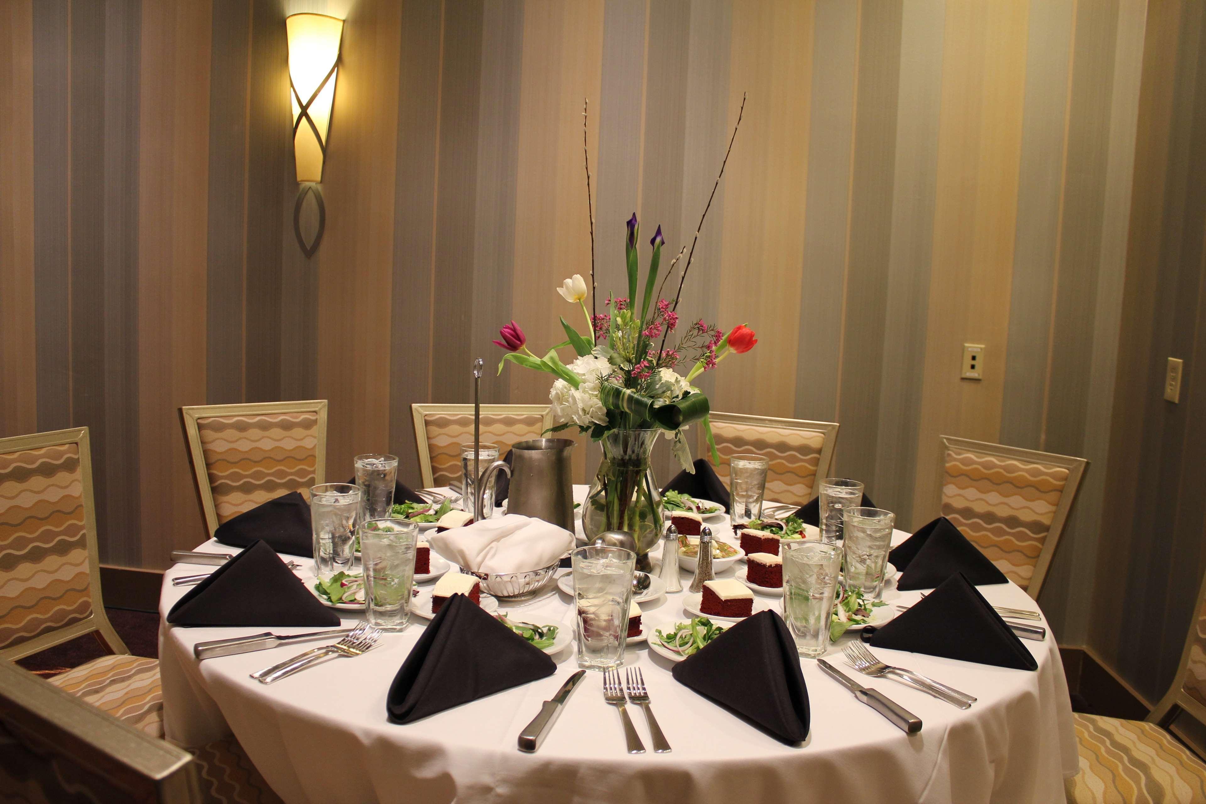 Embassy Suites Atlanta - Kennesaw Town Center Екстериор снимка
