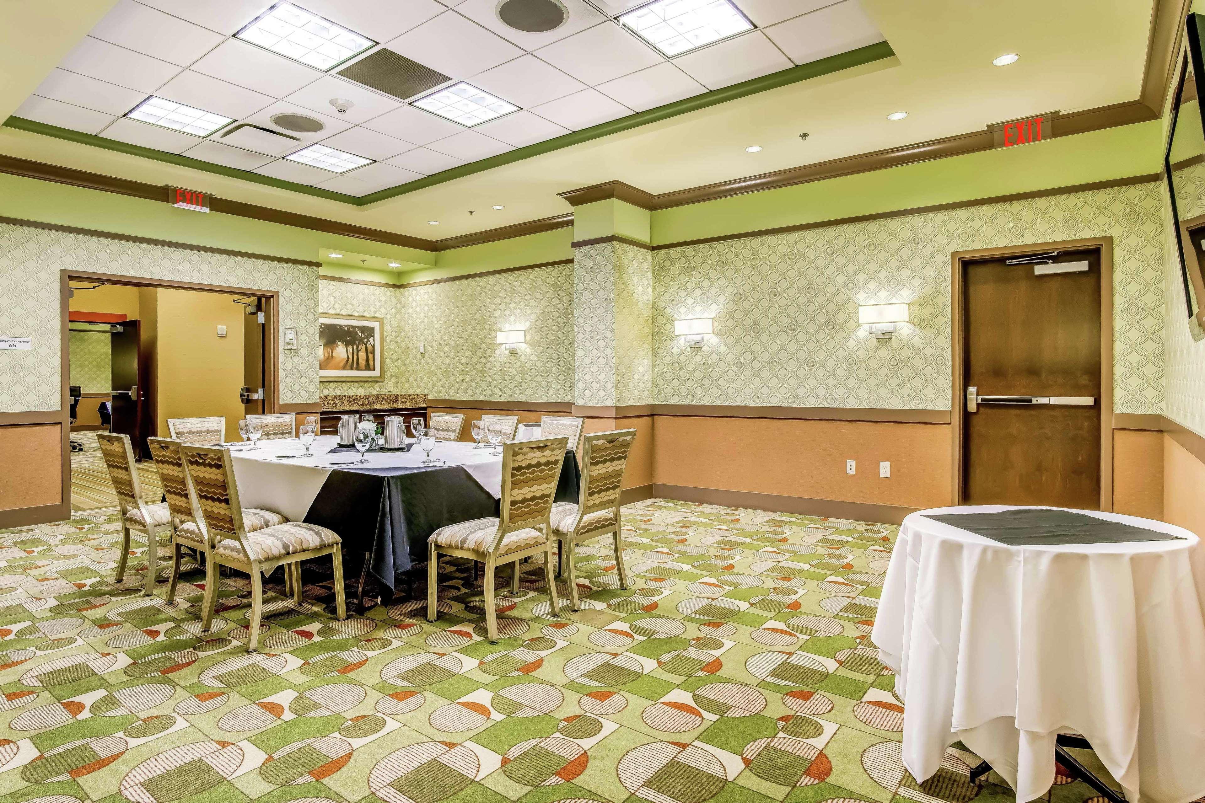 Embassy Suites Atlanta - Kennesaw Town Center Екстериор снимка