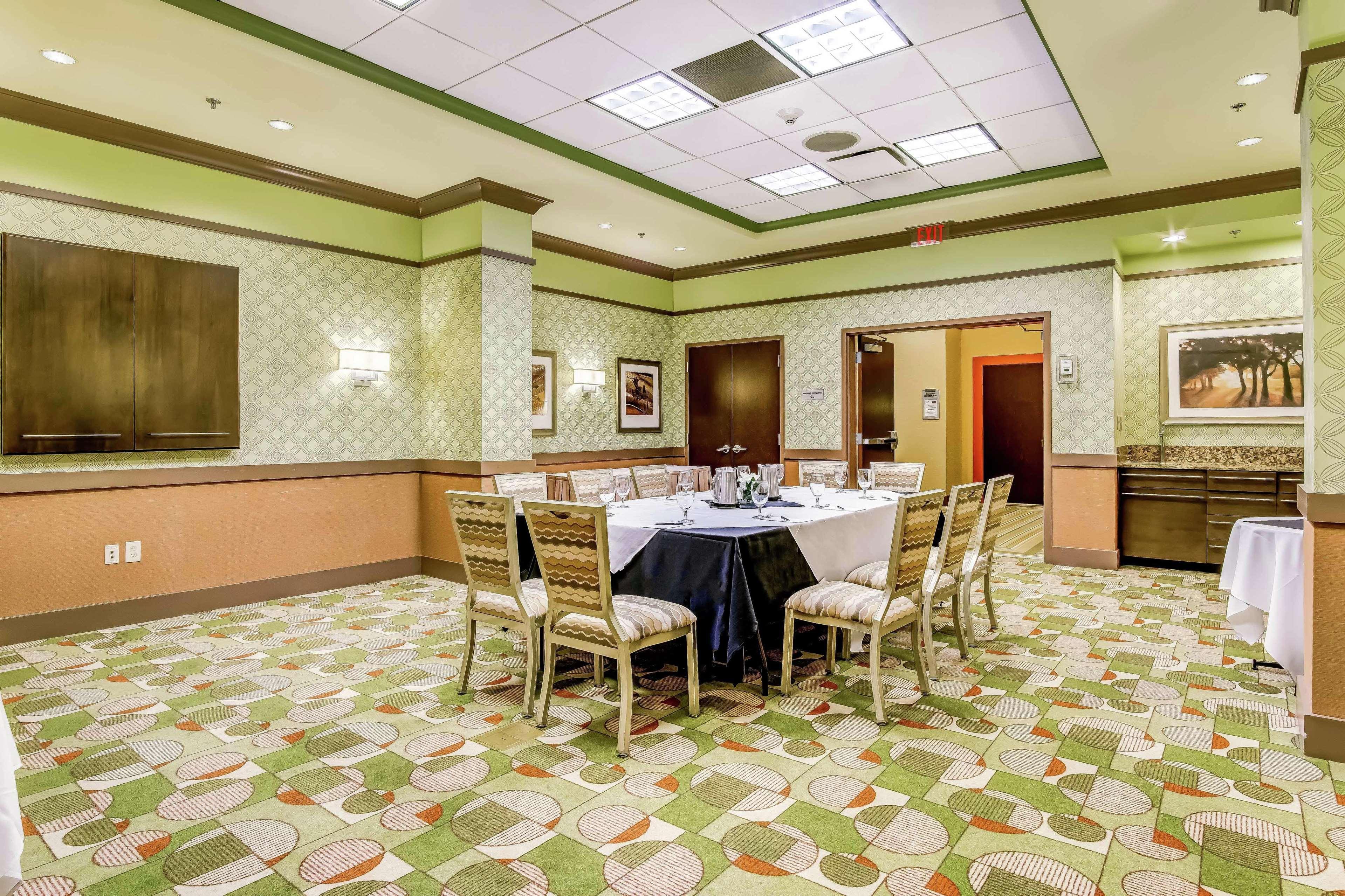 Embassy Suites Atlanta - Kennesaw Town Center Екстериор снимка
