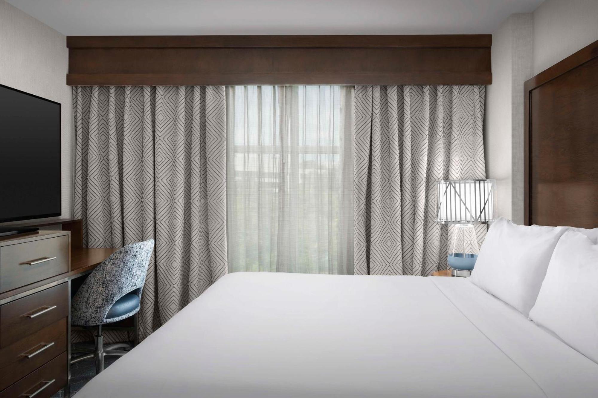 Embassy Suites Atlanta - Kennesaw Town Center Екстериор снимка